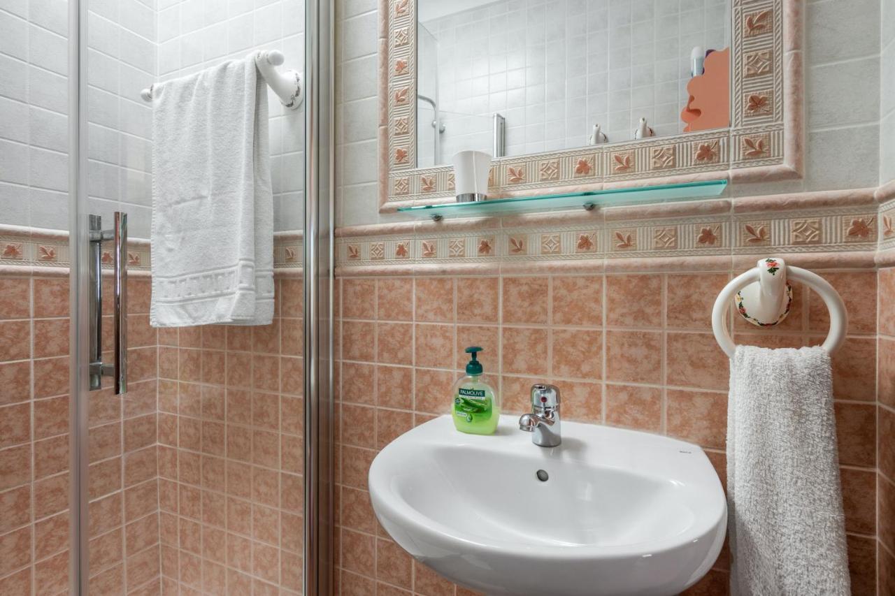 Seaside Retreat: Nerja's Two-bedroom Oasis With Pool And Views Nerja
